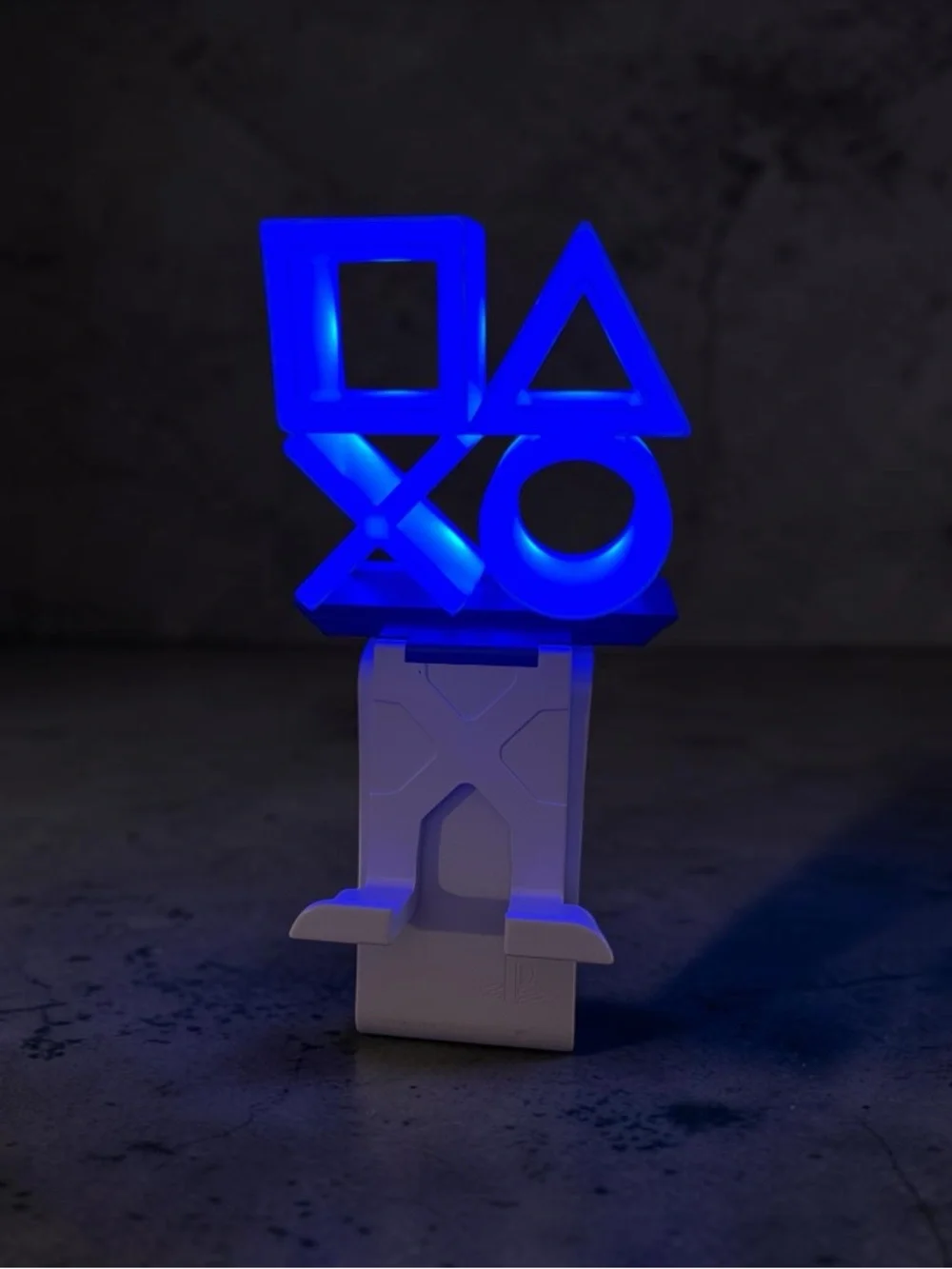 Sony White Controller & Headset Stand with Blue USB Cable